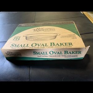 Pampered Chef small oval baker